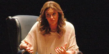 Akhirnya Caitlyn Jenner Beri Tanggapan Atas Kedekatannya Dengan Sophia Hutchins