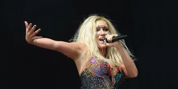Akhirnya Kesha Lulus Jalani Rehabilitasi