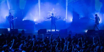 Aksi Arctic Monkeys Bawakan Album 'AM' di iTunes Festival 2013