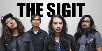 Aksi Fachri Ichsan Gitaris The SIGIT Petik Gitar dengan Lidah di Soundrenaline 2022 Hari Pertama