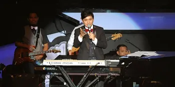 Aksi Yovie and His Friends Bikin Mewek Wanita