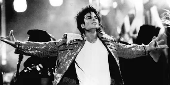 Aktor Corey Feldman Coba Tirukan Gaya Michael Jackson