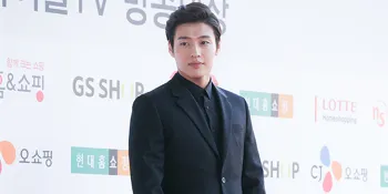 Aktor Tampan 'The Heirs' Ini Pelesir Musim Dingin ke Islandia