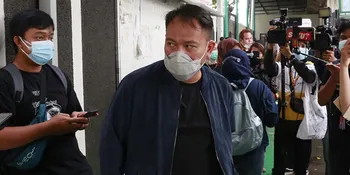 Akui Tak Merasa Lelah Meski Sidang Bersama Angel Lelga Masih Berlanjut, Vicky Prasetyo: Ini Kan Kewajiban