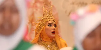 Alasan Devita Rusdi Kenakan Hijab, Suami Meninggal di Mekkah