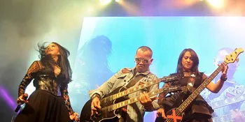 Album 'Never Dies', Bukti Kotak Tak Pernah Mati!