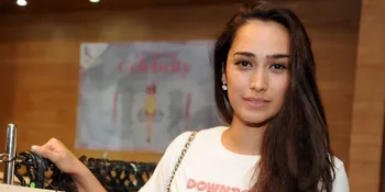 Alexandra Gottardo Jadi Model Yang Mengidap Kanker Payudara