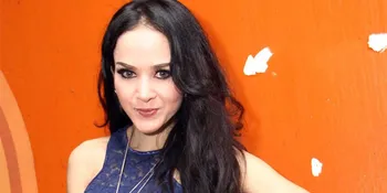 Alona Anggap Foto Paspor Palsu Bukan Bukti