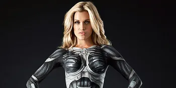 Anda Takkan Percaya Bahwa Artis Ini Tak Pakai Baju