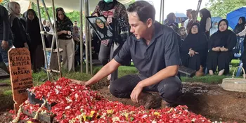 Andhika Pratama Kenang Sosok Ibu Mertua yang Jadi Panutan, Ibu Kedua Sejak Merantau &#38; Kenal Ussy Sulistiawaty