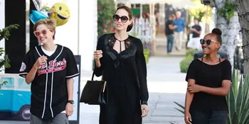 Angelina Jolie Tampil Classy Saat Ajak Dua Gadisnya Shopping