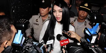 Angelina Sondakh Ngeband di Rutan Pondok Bambu