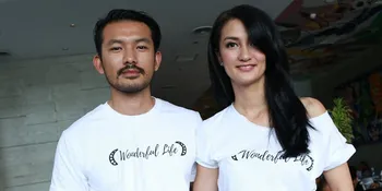 Anniversary Pernikahan, Rio Dewanto Posting Foto Cium Sang Istri