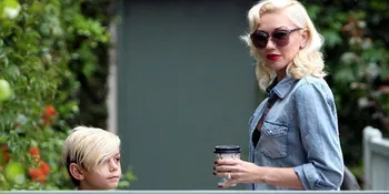 Antar Anak ke Sekolah, Gwen Stefani Tampil Keren