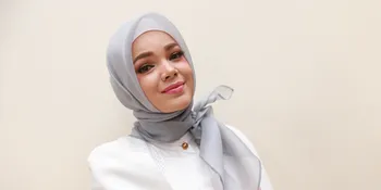 Antara Akting dan Nyanyi, Dewi Sandra Pilih Dikelonin Suami