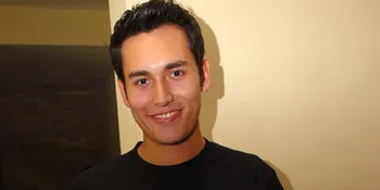 Arifin Putra Berbagi Pengalaman Di Youth Take Action 2012