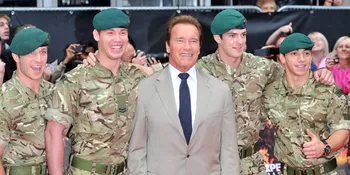 Arnold Schwarzenegger Bintangi 'TOXIC AVENGER'