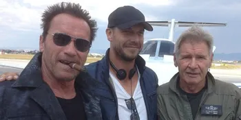 Arnold Schwarzenegger Sebar Foto Syuting 'THE EXPENDABLES 3'