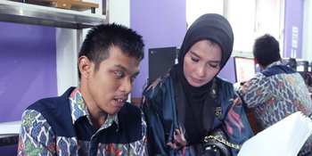 Arzetti Bilbina Nangis Saat Penyandang Tuna Netra Minta Dibuatkan Lift