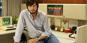 Ashton Kutcher Makin Mirip Steve Jobs Dalam Film Terbaru