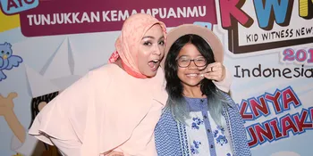 Astrid Kuya Gemar Ajak Anak Makan di Pinggir Jalan
