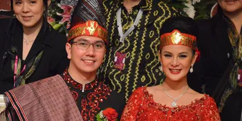 Astrid Tiar Tak Mau Lepas Dari Sang Anak