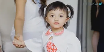 Asyik Pemotretan, Baby Arsy Malah Heboh Kejar-Kejar Musang