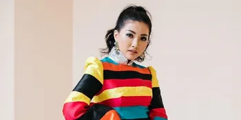 Atasi Bosan Selama Pandemi Covid-19, Sarwendah Ajak Thania Putri Onsu Jalan-Jalan Naik Mobil