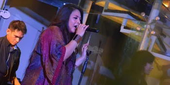 Audy Item Kebelet Manggung Lagi!