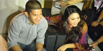 Audy Item Lahirkan Anak Perempuan Secara Caesar