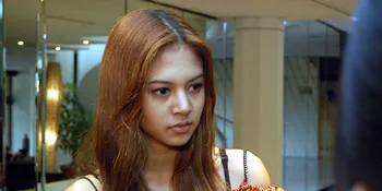 Aurelie Moeremans Akui Bodoh Karena Mau Foto Telanjang