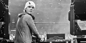 Avicii Jual Lebih Dari 1 Juta Kopi 'Wake Me Up' di Inggris