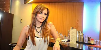 Awalnya Demian Bingung Lihat Sara Wijayanto Ngomong Dengan Hantu