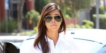 Ayahnya Meninggal, Begini Ekspresi Kekasih Kourtney Kardashian