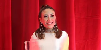 Ayu Dewi Melahirkan Anak Ketiga Berjenis Kelamin Laki-Laki, Ganteng Banget!