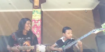 Ayu Gusfanz, Gitaris Cilik Mainkan Lagu 'Hotel California'