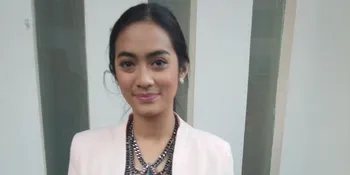 Ayudia Bing Slamet Nikah Sambil 'Reuni' Sekolah