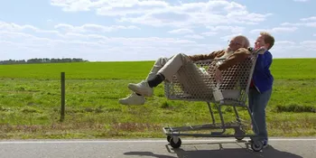 'BAD GRANPA' Puncaki Box Office Amerika Serikat