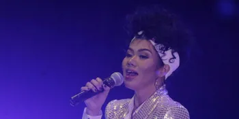 Bahagia dan Penuh Haru, Yura Yunita Sukses Gelar 'Merakit Konser Jakarta'
