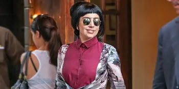 Baju Terbuka, Bagian Pribadi Lady Gaga Tertangkap Kamera