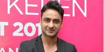 Bak Mr. Bean, Rohit Bhardwaj Pose Jemur Baju di Tepi Laut