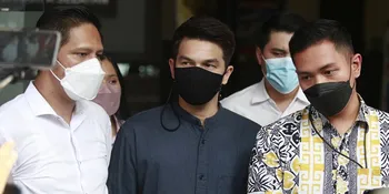 Bantah Lakukan KDRT ke Sang Istri, Jonathan Frizzy Laporkan Balik Dhena Devanka