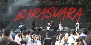 Barasuara Tampil Enerjik, Iga Massardi MBG ke Penonton KLBB 2026