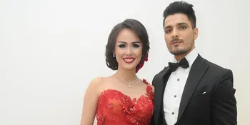 Bareng Keluarga, Vin Liburan Bernuansa Alam di Lokasi Pernikahan