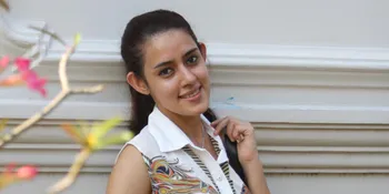 Baru Resmi Cerai, Fairuz A Rafiq Kini Dekat Dengan Enji?