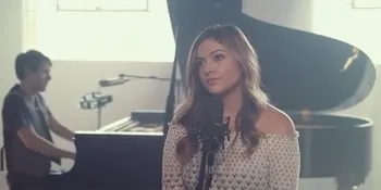 Bawakan 'Flashlight', Gadis Cantik Ini Saingi Jessie J