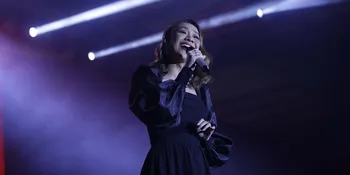 BCL Isi Waktu Luang dengan Bikin Cupcake, Tetap Cantik Meski Baru Bangun Tidur