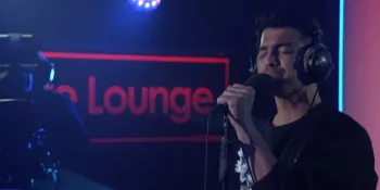 Beda Banget, DNCE Bikin 'Hands To Myself' Selena Gomez Jadi Disko