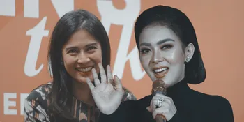 Beda Gaya Syahrini & Dian Sastro Saat Kunjungi Perpustakaan Luar Negeri