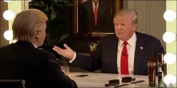 Begini Jadinya Kalau Donald Trump Ngomong 'Sendiri' Sama Cermin